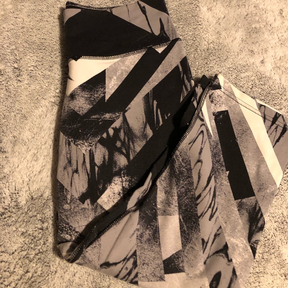SOLD— Nike tights